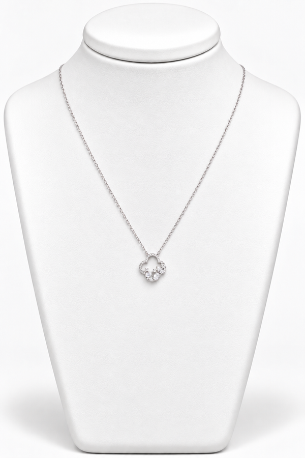 Collar flor blanca