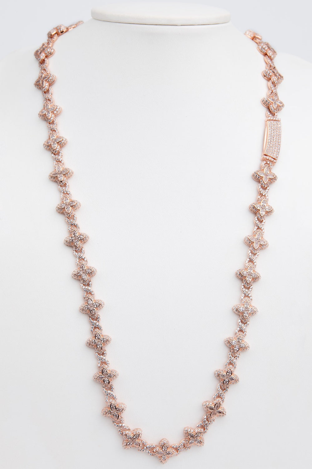 Collar de flores blanca rosa