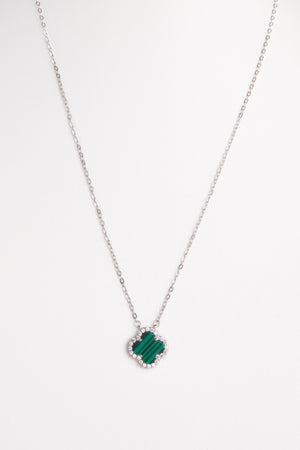 Collar con piedra verde 45cm