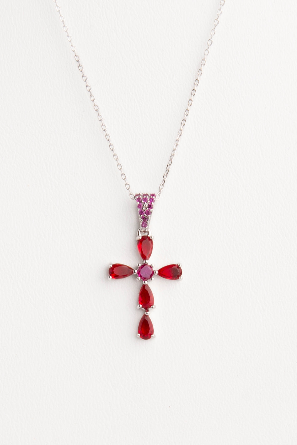Colgante cruz rojo